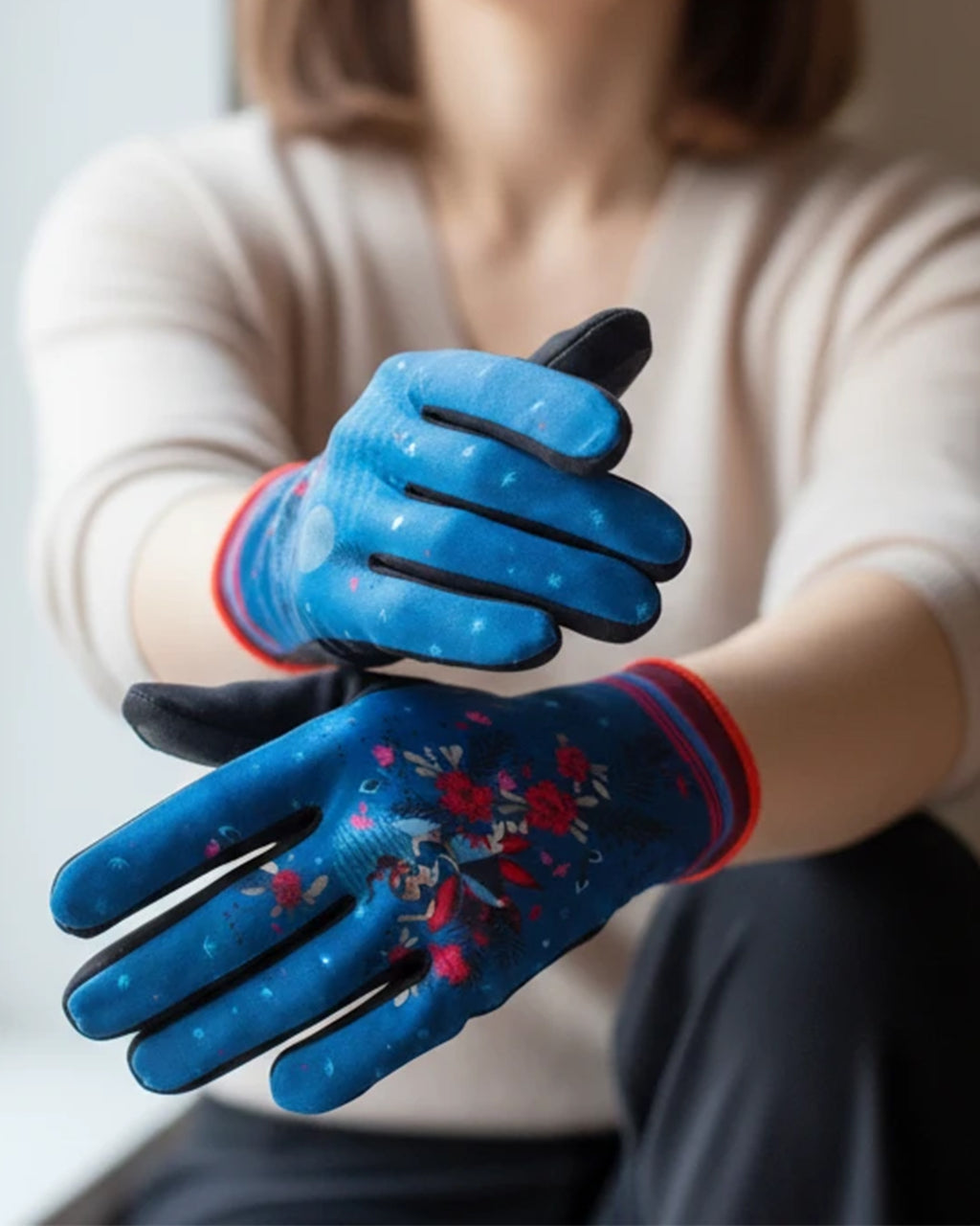 Gants bleus femme originaux natyam