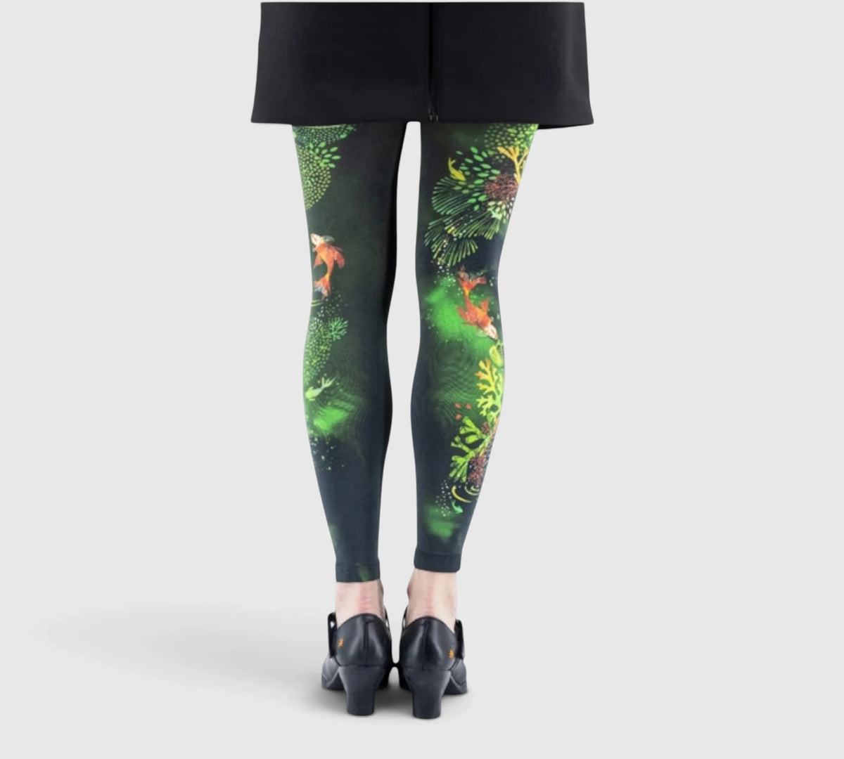 Leggings fantaisie : le charme d’un jardin aquatique
