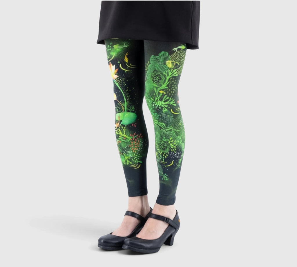 Leggings fantaisie : le charme d’un jardin aquatique